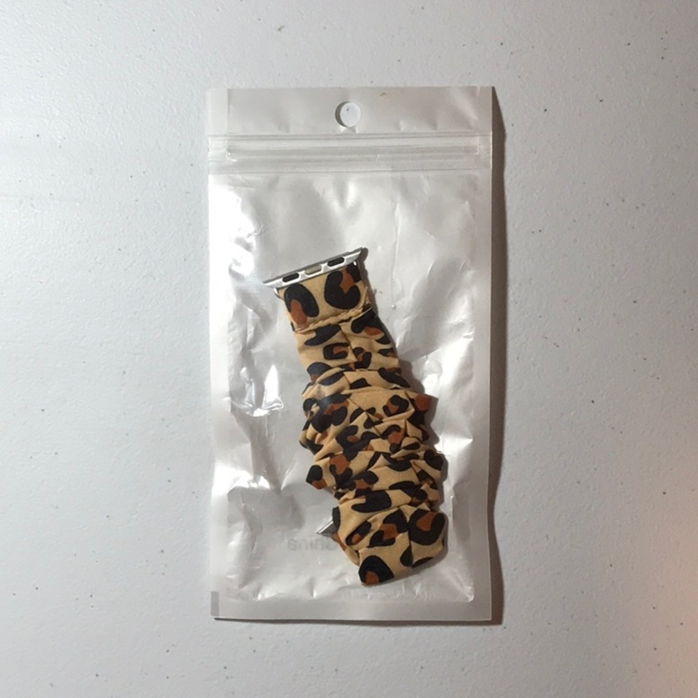 NWT Cheetah Scrunchie Apple Watch Band